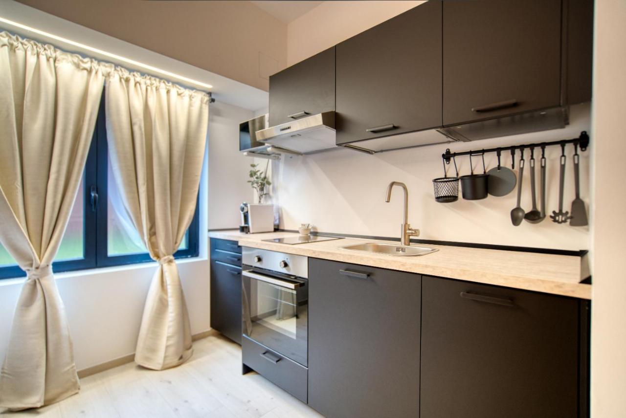 Suzzani 273 Milano